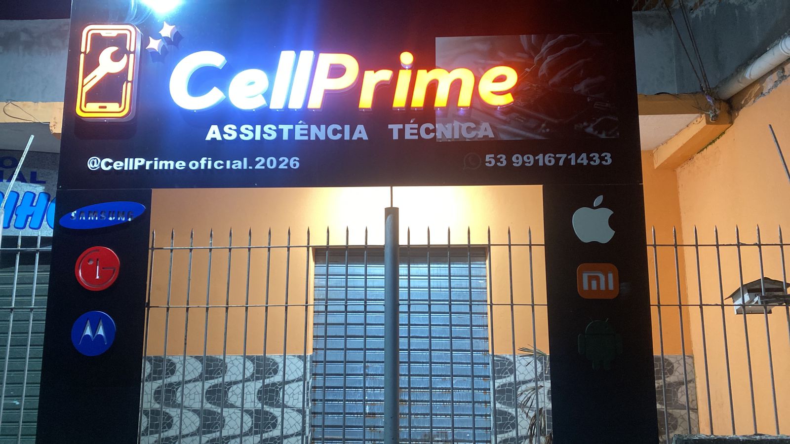 CellPrime - Letras Caixa Iluminadas por Fenix Comunicação Visual