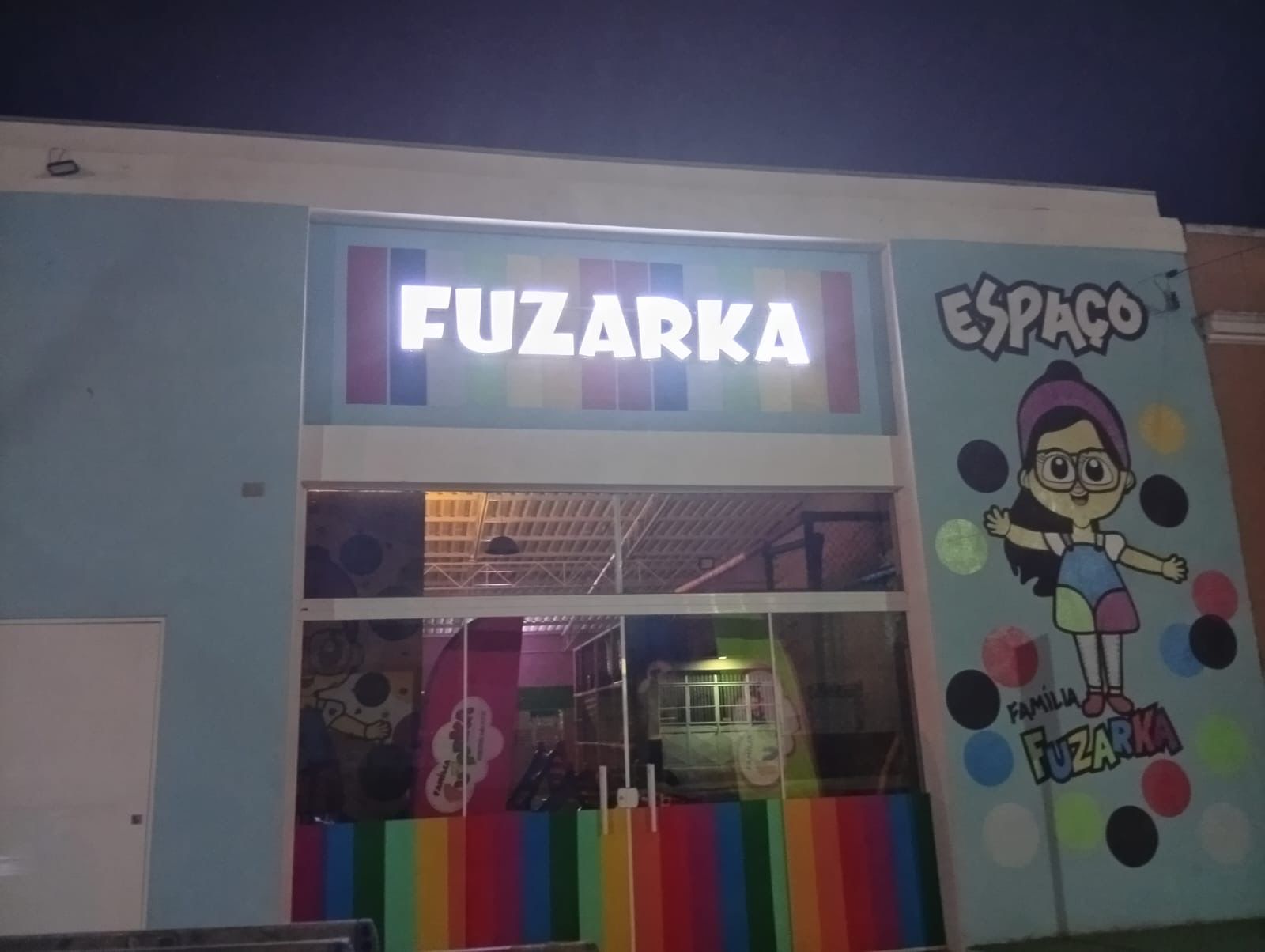 Espaço Fuzarka - Letras Caixa Iluminadas por Fenix Comunicação Visual