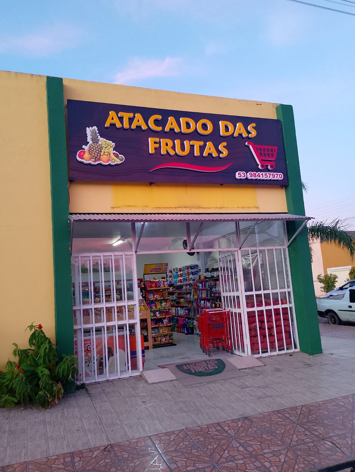 Atacado das Frutas - Fachada ACM por Fenix Comunicação Visual